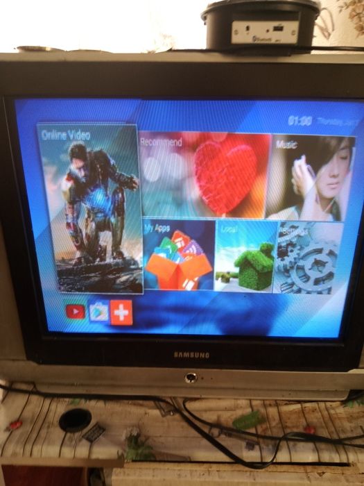 Продам телевизор Самсунг со смарт приставкой