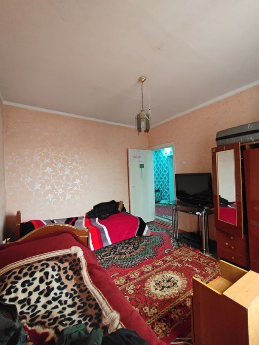 Uy sotiladi shahrixon, xoldevonbek domlarda 2 xonali 3 xonali qilingan