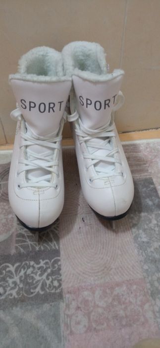 Продам коньки не дорого