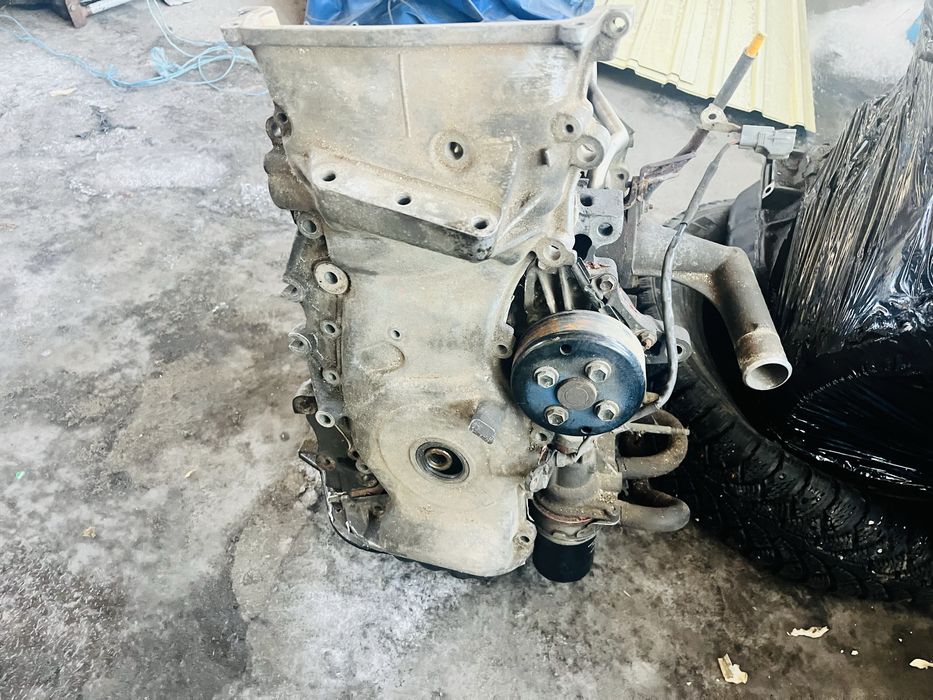 Блок от тойота 2.4 эстима