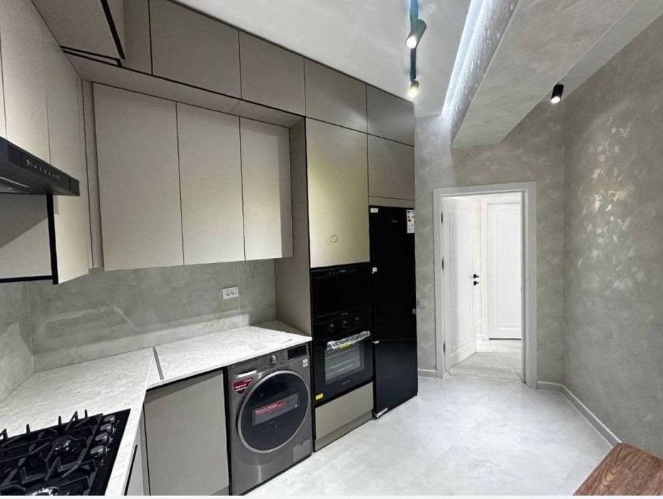 3 хонали, Квартира 9 қаватли бинонинг 2 чи қаватида жойлашган булиб