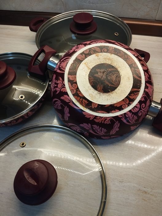 Набор кастрюль (срочно продам)