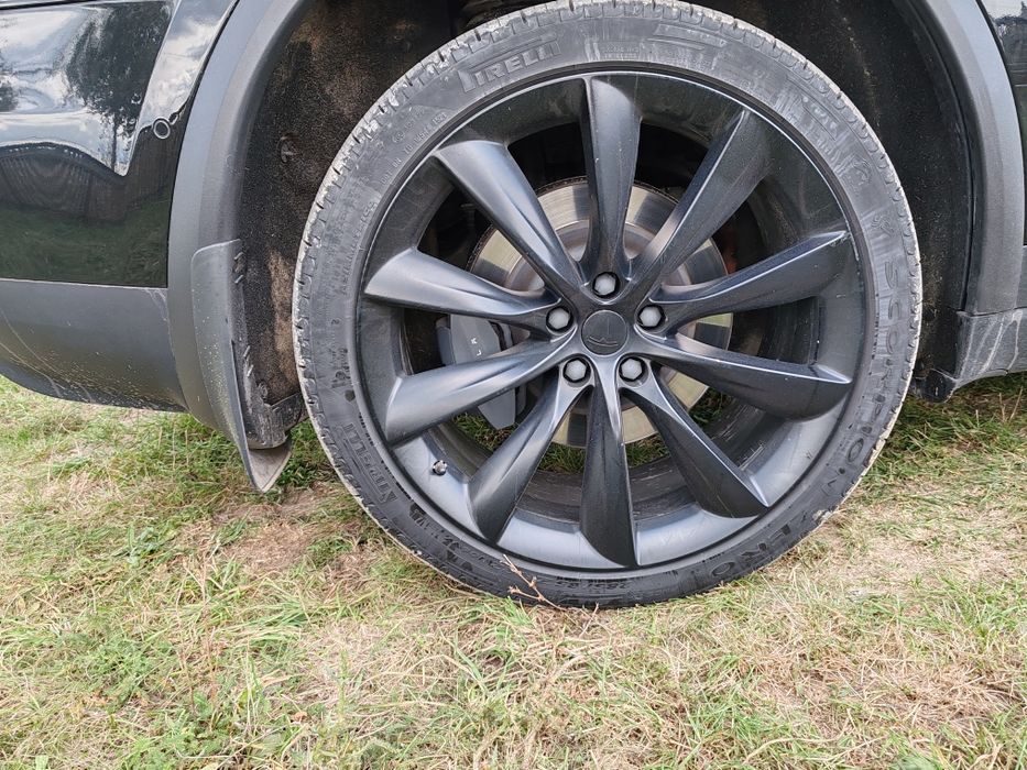 Tesla model X, long range