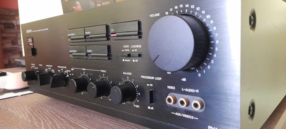 Amplificator Denon PMA 700V