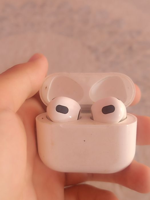AirPods x Realme