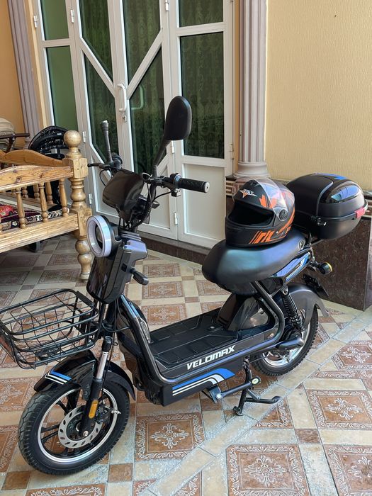 Elektra sukuter  pachti yangidek bir zaryadda 35 40  km yuradi