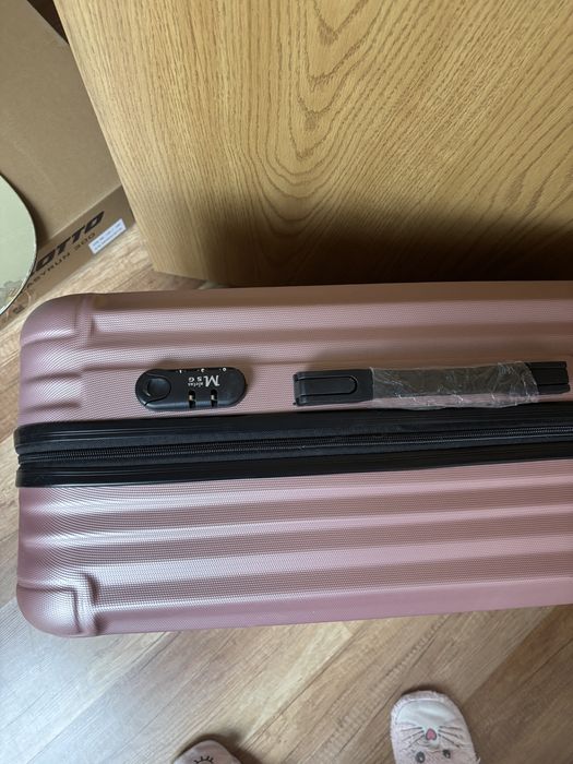 Голям куфар за чекиран багаж, розов, ползван веднъж