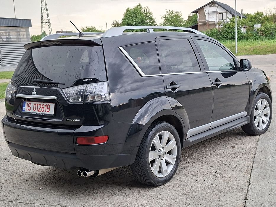 Mitsubishi Outlander 2009  4WD7LocuriXenonPiele