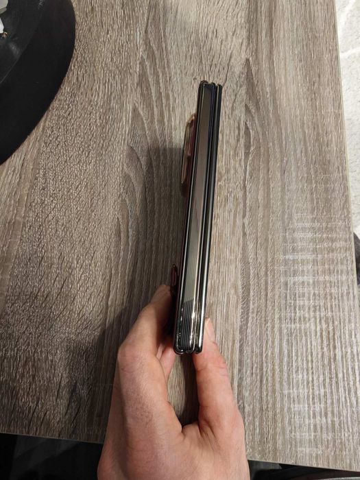 Huawei Mate XT Ultimate Design Tri-Fold