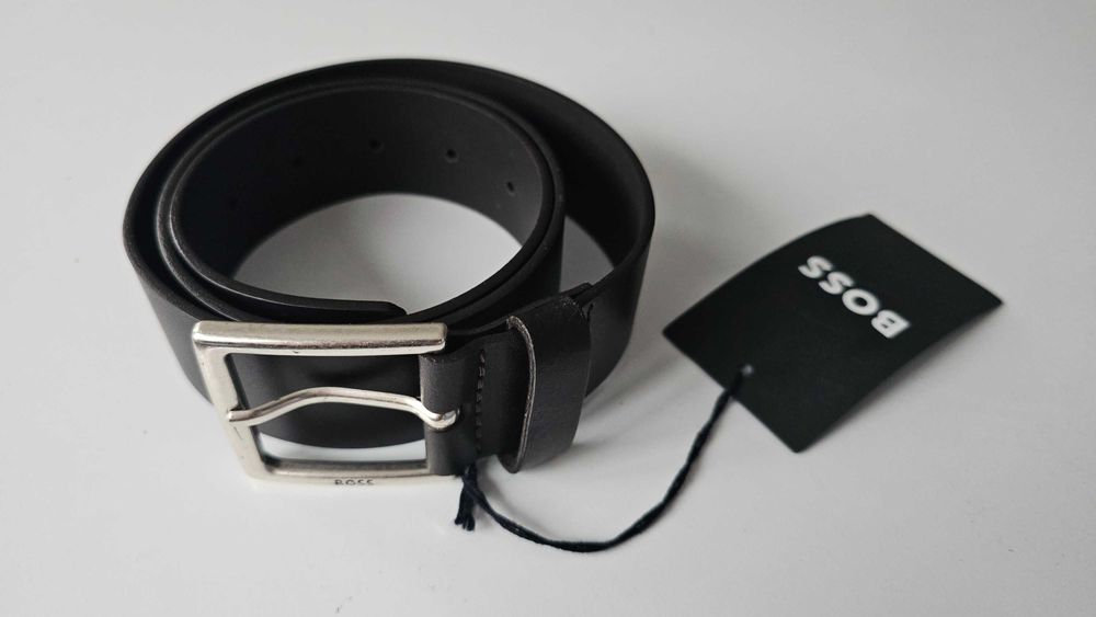 Чисто нов мъжки кожен колан Hugo Boss, размер 85-32 (UK), 102 cm.
