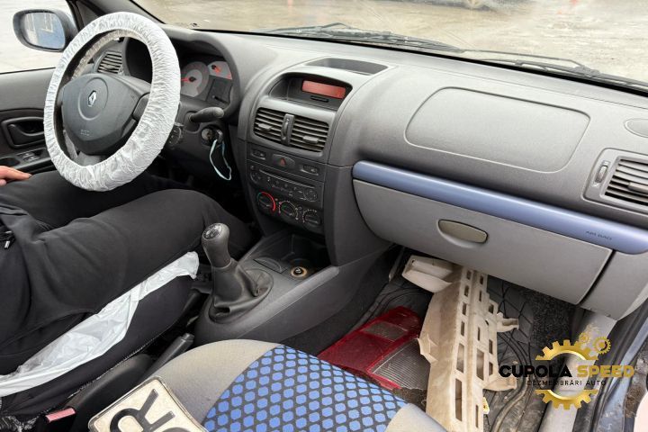 Aripa fata stanga Renault Symbol 1 [2th facelift] [2005 - 2008]