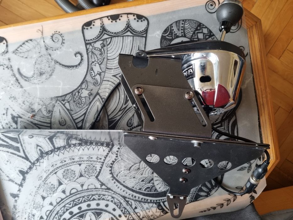 Thrustmaster tx8a shifter скоростен лост  и стойка  playseat evolution