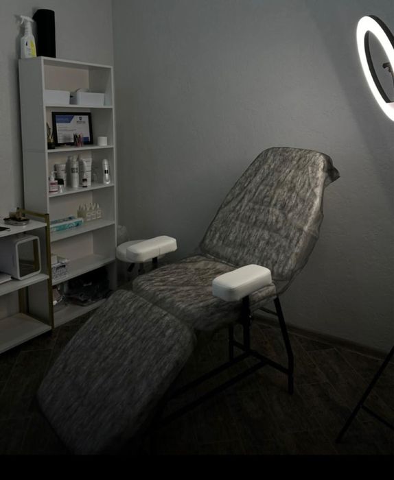 Продам кушетку.