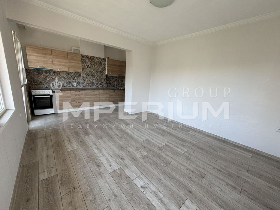 Дава се под наем Офис в Варна, Спортна зала - 100 кв.м за 765 € - Снимка #1