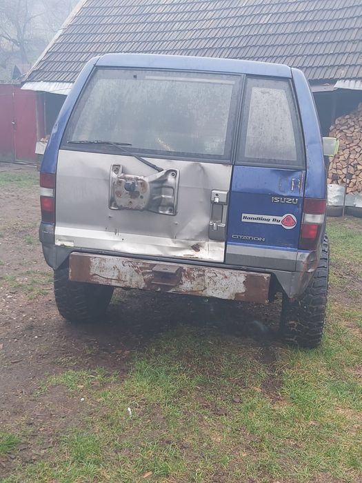 ISUZU Unknown Model 2002 — imagine 3