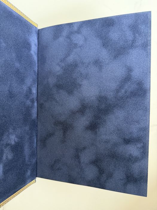 Книга «Мировой порядок» в коже