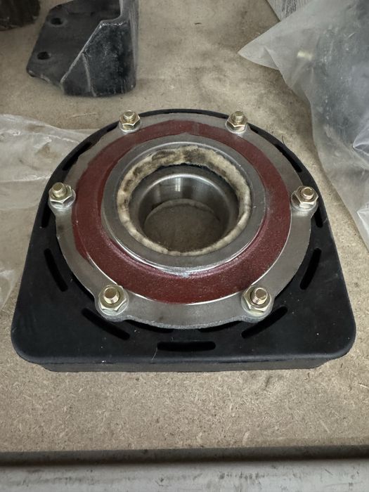 Опора промежуточная карданного вала МАЗ новая