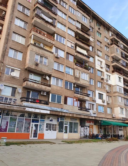 Продава се Двустаен апартамент в Лом - 50 кв.м за 582 €/кв.м - Снимка #1