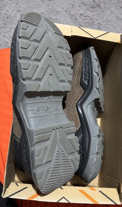 Vand pantofi/bocanci cu protectie