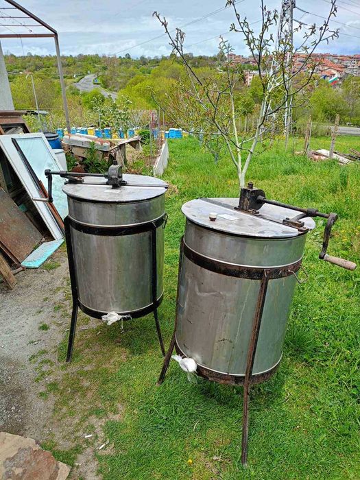Центрофуга за мед