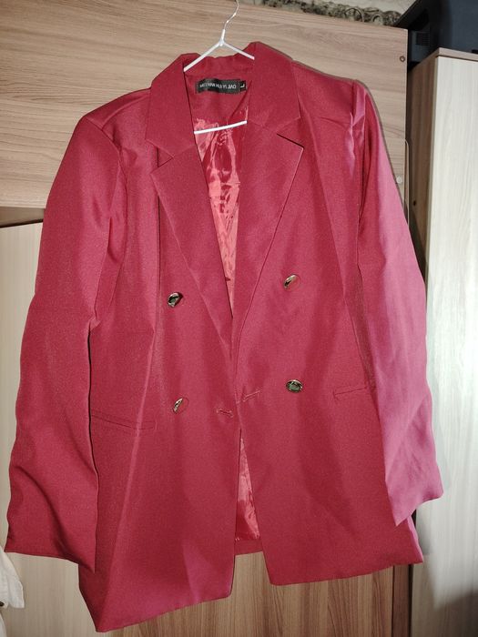 Продам женские пиджаки