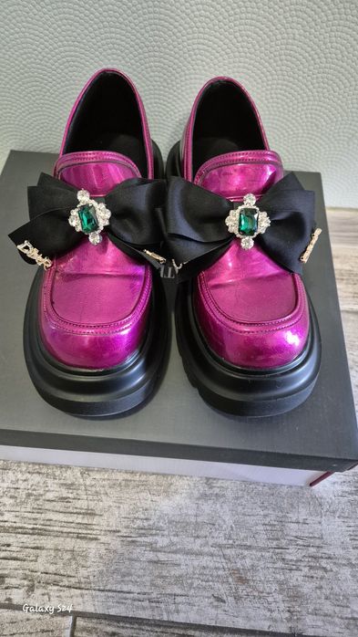 Лачени  мокасини