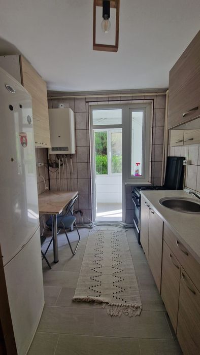 Închiriez apartament 2 cam