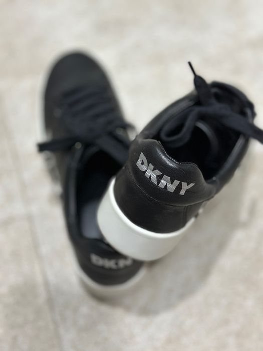 DKNY Сникърс N39 естествена кожа, употребявани, много добро състояние