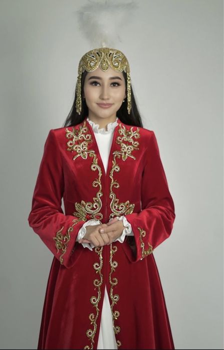 Платья на узату от известного бренда