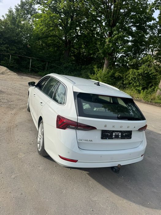 Skoda Octavia 2.0 Dsg an 2023 Matrix Masaj Head-Up camera  Memory