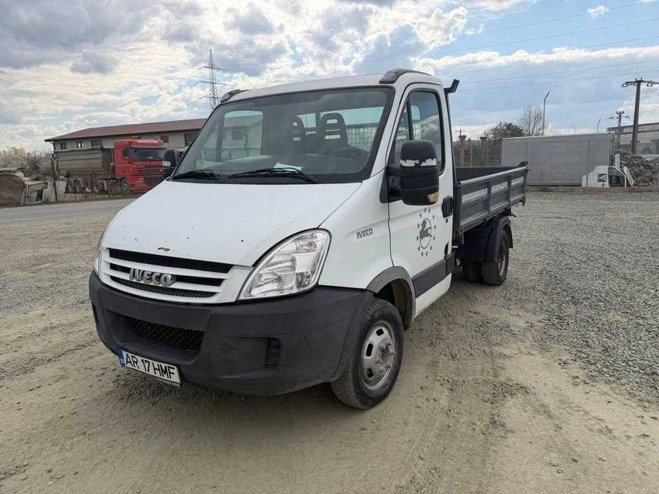 Iveco Daily 35c12 basculabil pe trei părți pe cutie