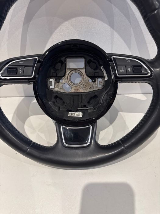 Audi A5 кожен волан Ауди А5