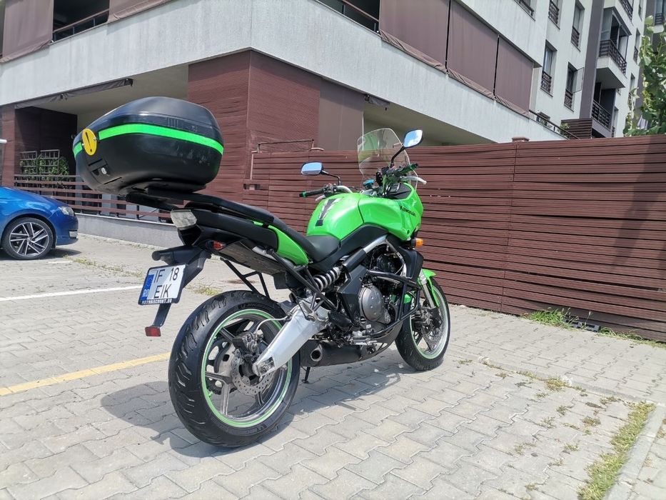 Kawasaki Versys 650 (2006) - Cauciucuri Noi Michelin Road 6, Topcase, Gata de drum