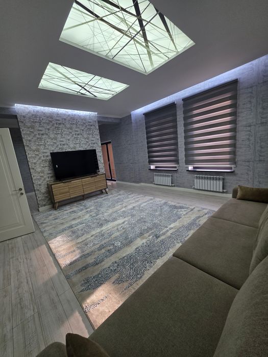 Сдам свой дом 450м2,  4 стальни , 3 сан узла в центре