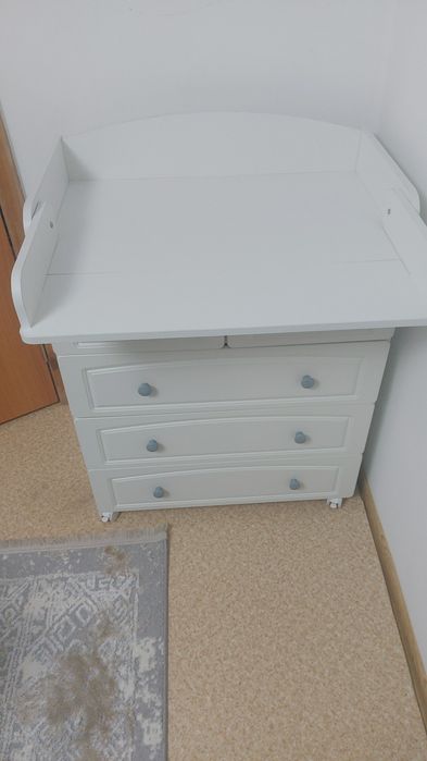 Продам тумбочки для вешшей