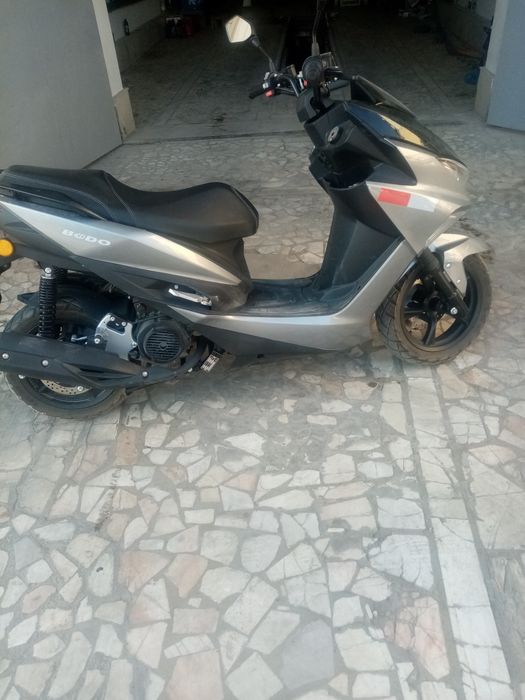 Скутер мотоцикл 150 кубов