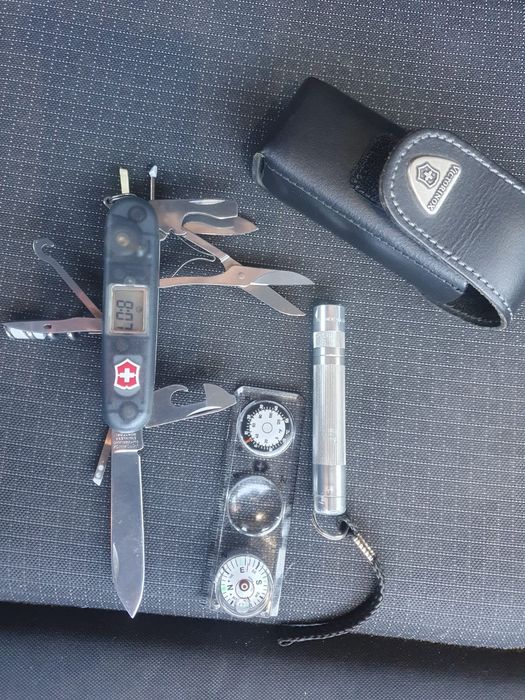 Cutit multi functionabil