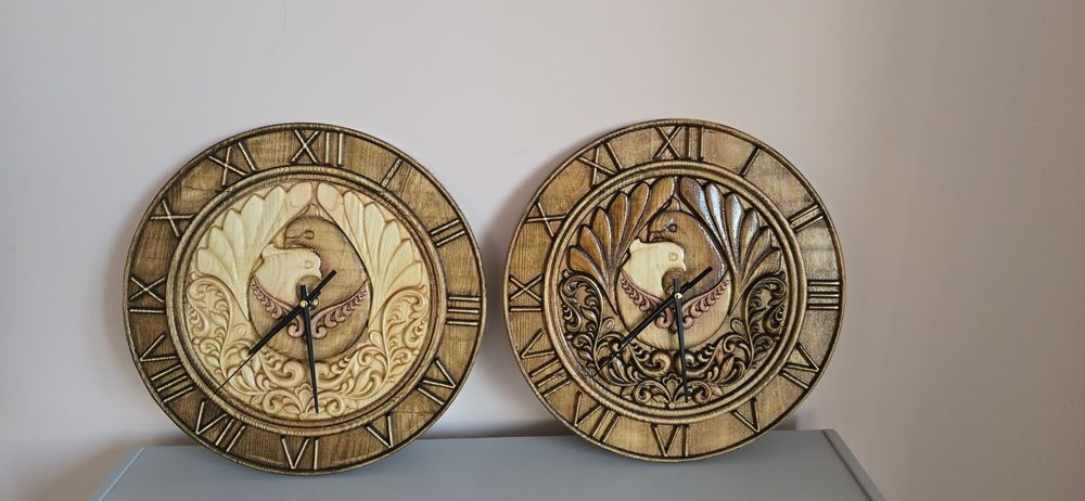 Дървени стинни часовници различни модели