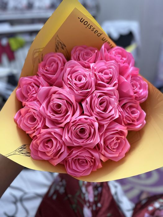 Букет атласных роз