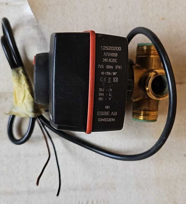 Servomotor rotativ compact ESBE ARA 659 cu Ventil 4 cai Esbe VRB 142-15, produsul este NOU!