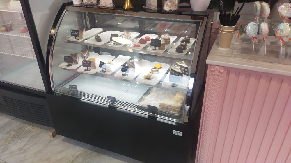 Продается витринный холодильник и фризер