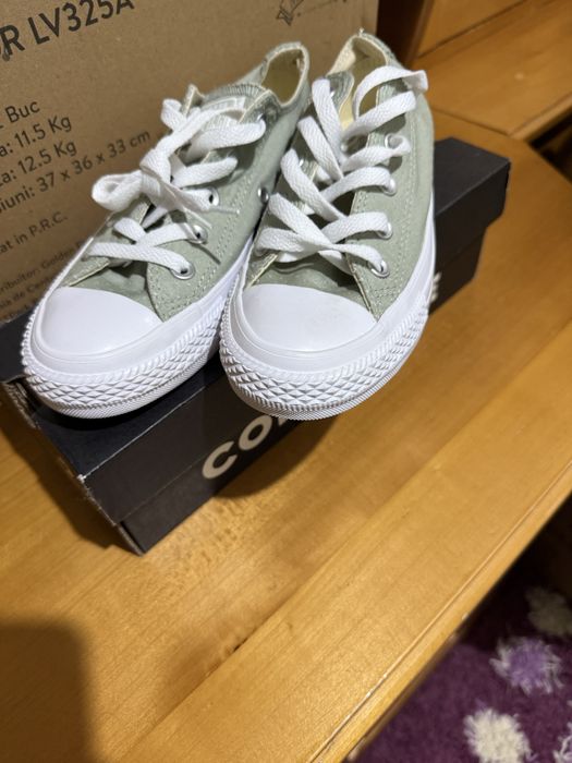 Tenesi Converse originali noi marimea 36