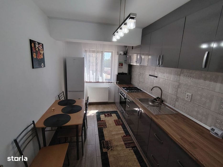 Apartament spatios cu 3 camere, decomandat, CUG
