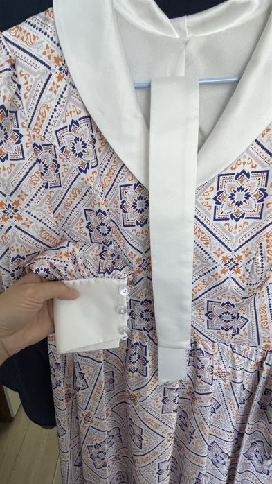 Продаю платье шелк