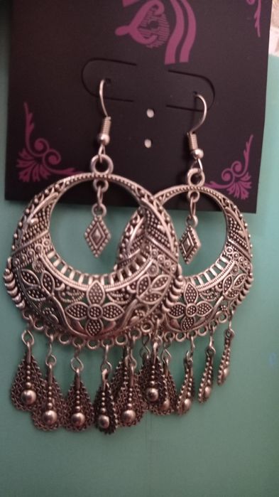 Продаются серьги! Абсолютно новые!