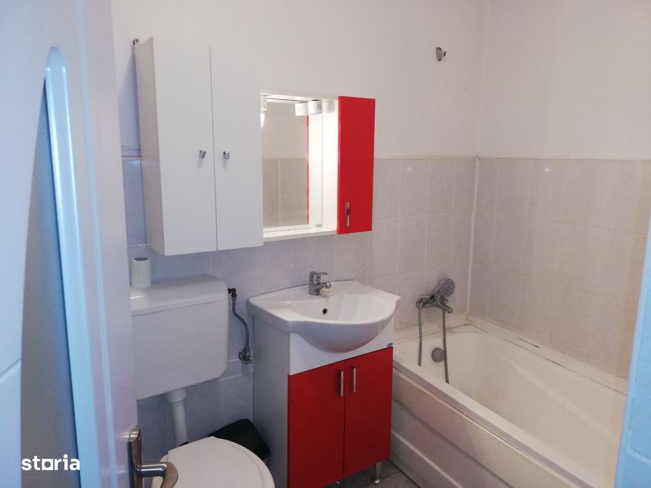 2 camere la curte Stefan Cel Mare