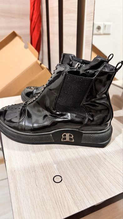 Обувь б/у Эко-кожа (230 размер)