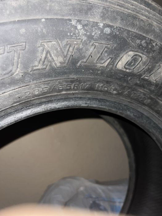 Продам комплект шин Dunlop 285/65R17