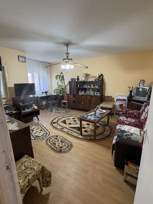 Vand Apartament cu 2 camere