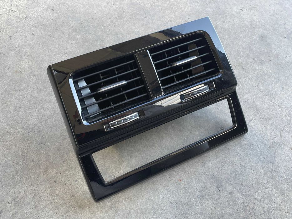 Grila ventilatie spate Vw Touareg CR7